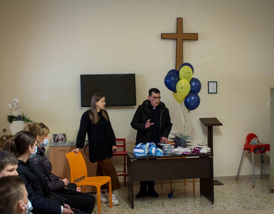 Gli auguri di Pasqua all’insegna dell’accoglienza